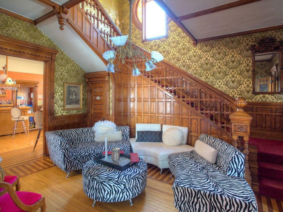 M&M Victorian Bed And Breakfast Marinette Esterno foto